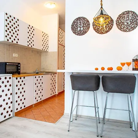 Silver Tree Apartment *