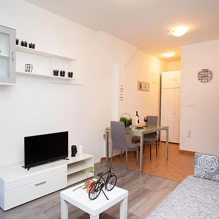 Apartment Silver Tree