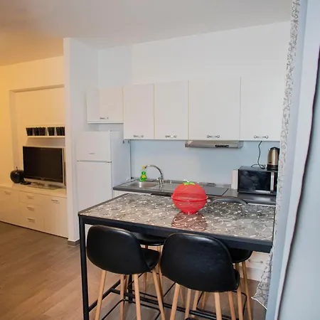 Silver Tree Apartment