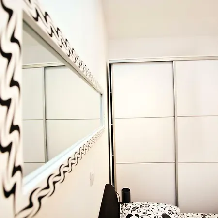 Apartment Silver Tree *